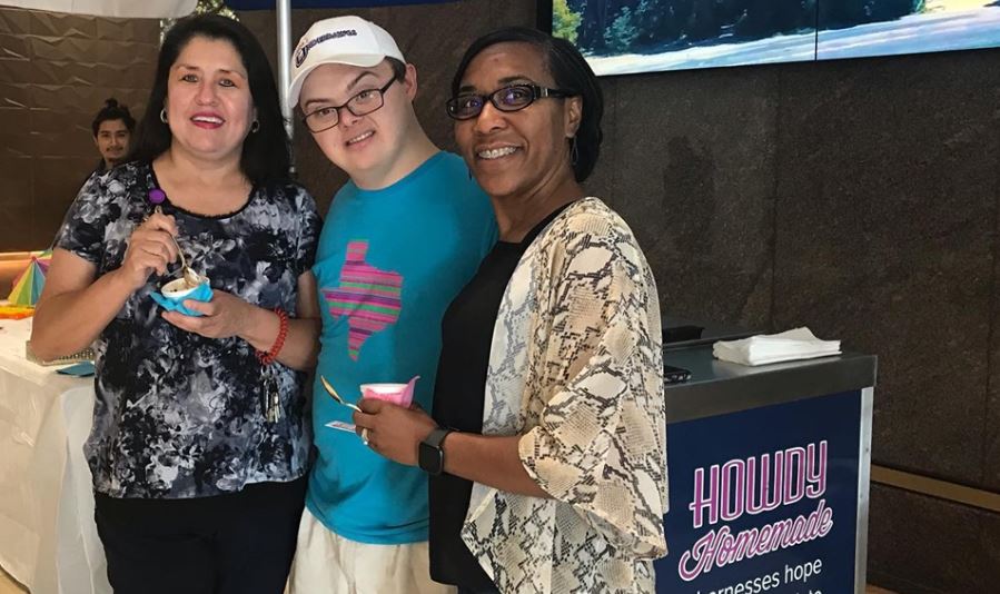 Ice cream shop only hires workers with special needs to "restore friendliness to the hospitality industry." 