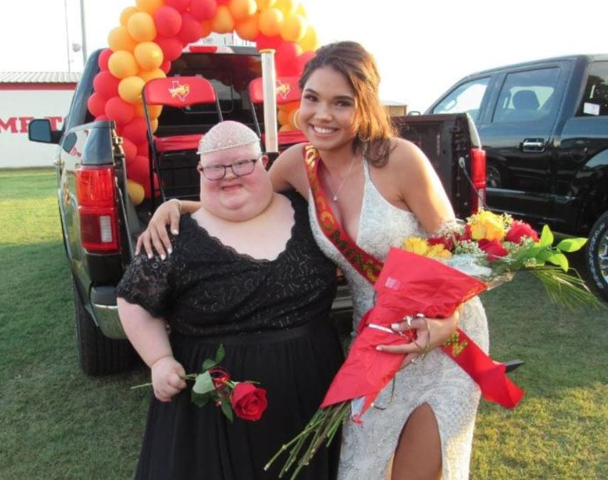Homecoming queen shares title & crown with friend and fellow nominee who has Down syndrome.