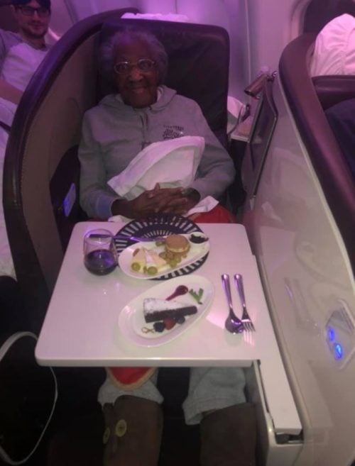 Kindhearted man trades seats with an 88-year-old woman who’s always dreamed of flying first-class.