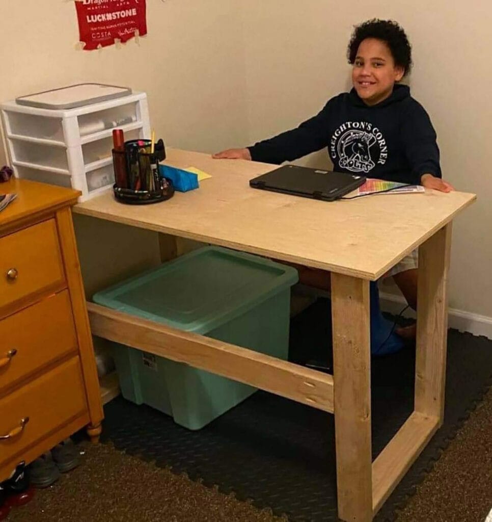 Shannon Van Es' son Xavier at his new desk.