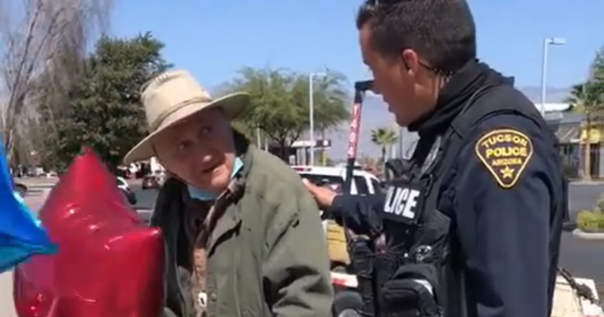Tucson police officers gift new power chair to elderly man