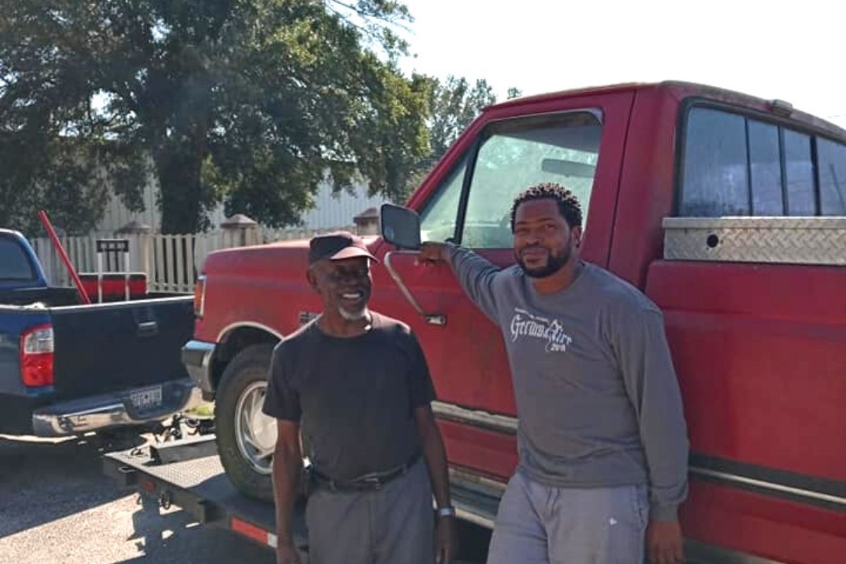 South Carolina restaurant owner spends free time fixing old cars and then donates them to people in need