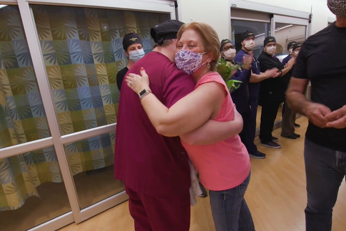 Woman emotionally thanks hospital team for saving her life after near death experience