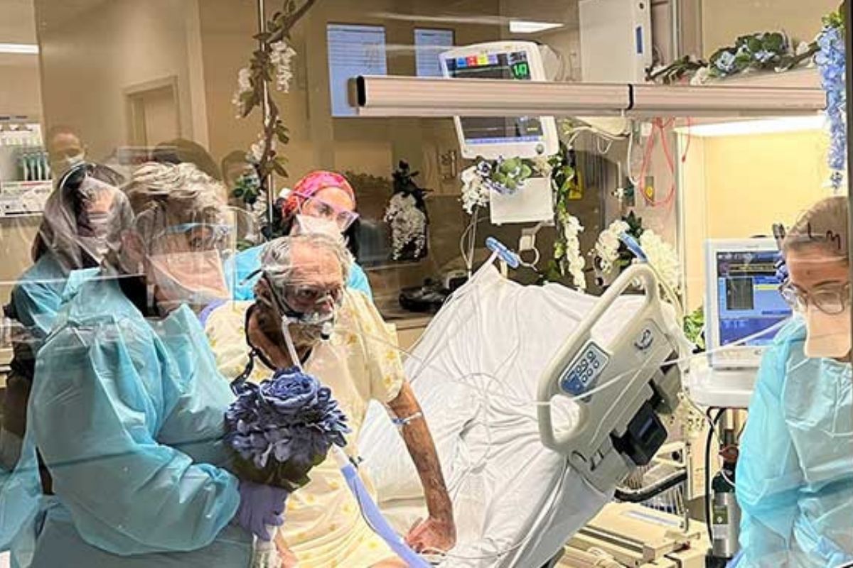 75-year-old cancer patient remarries his first love in the ICU of Las Vegas hospital.