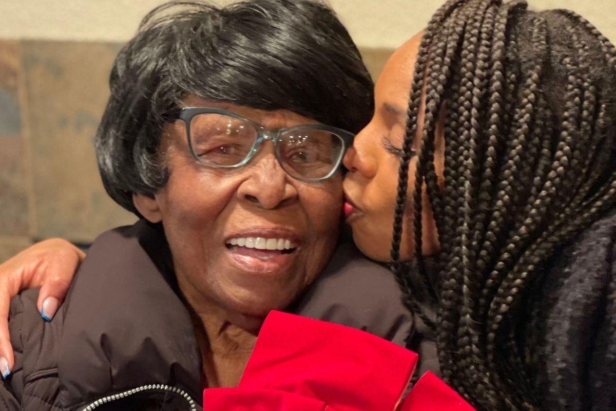 Granddaughter surprises her grandma with new home to fulfill promise she made at 8 years old