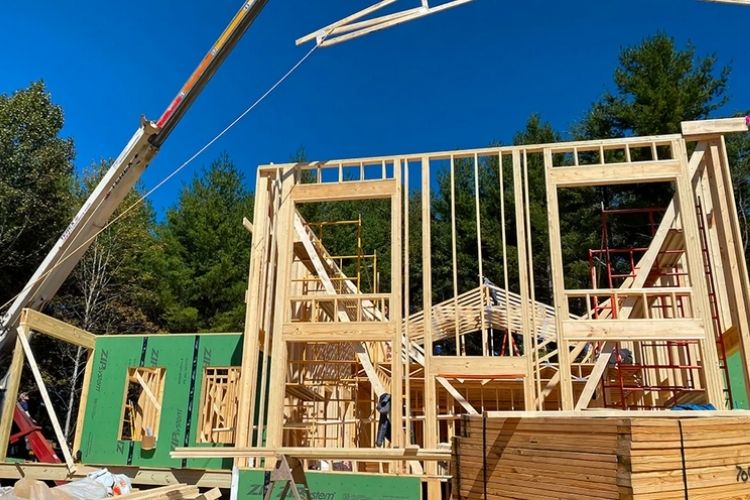 North Carolina nonprofit, Fostering Hopes, builds free homes for foster families.