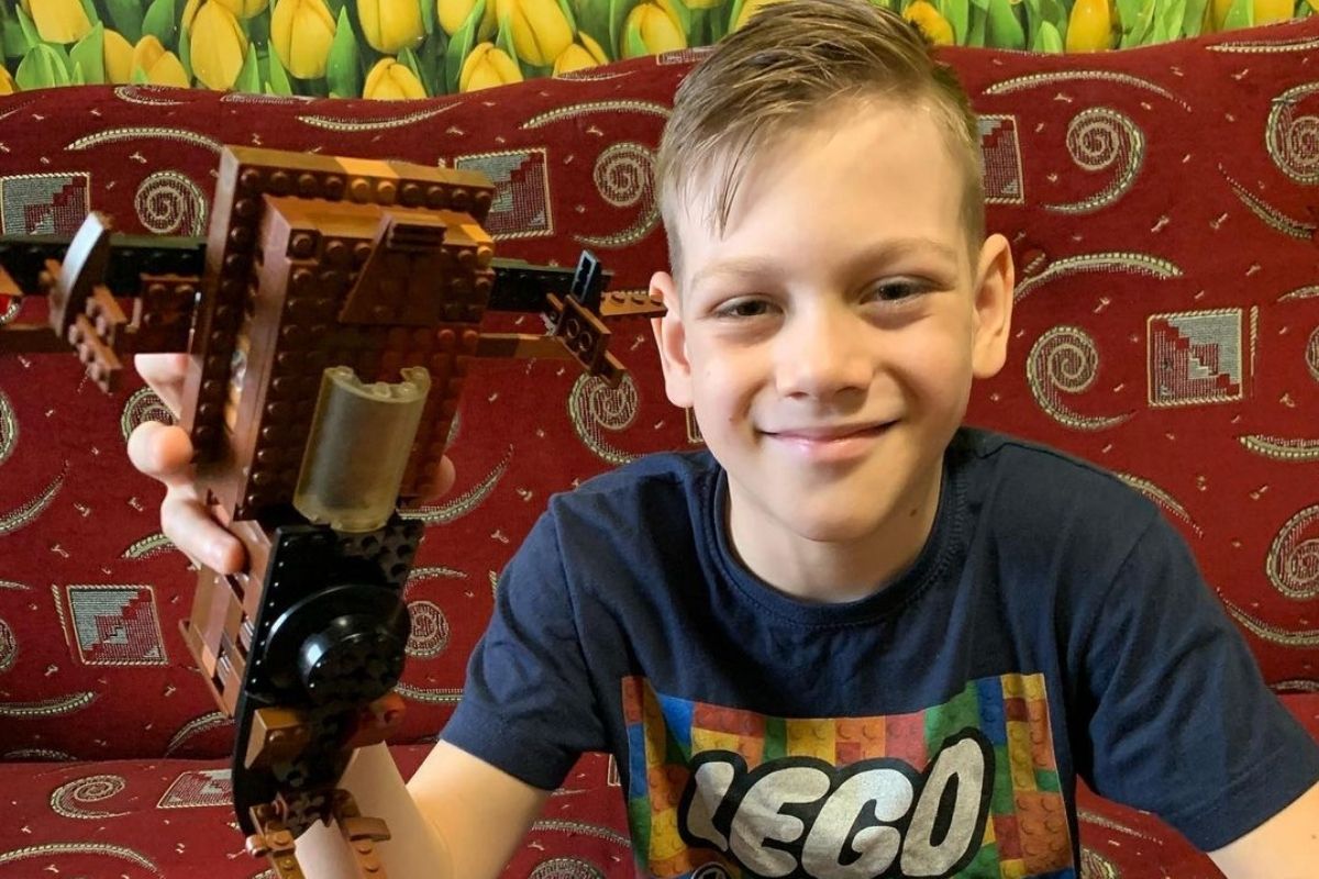 11-year-old boy who lost LEGOs while fleeing Ukraine gets flooded with "non-stop" donations.