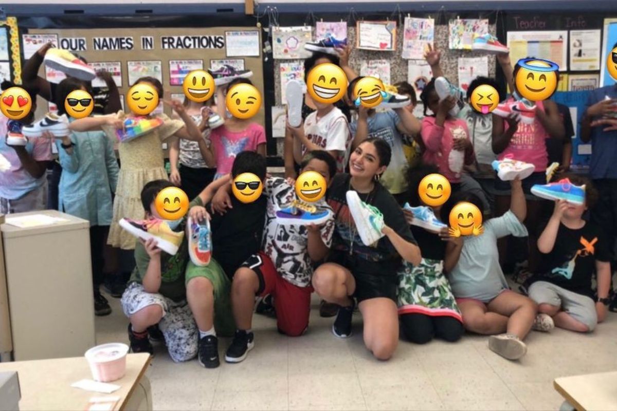 Toronto teacher buys brand new Air Force 1's for her entire elementary school class (teachinthe6ix/ig)