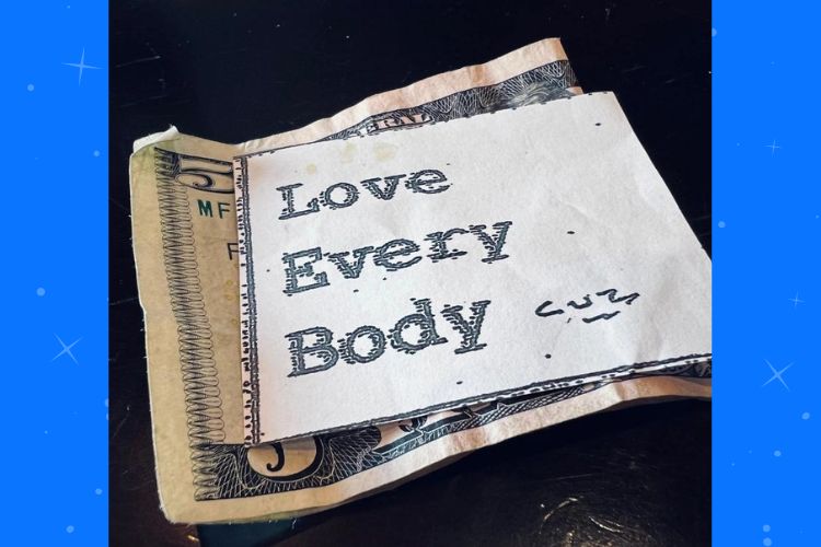 Waffle House customer gives out over $13k to strangers with note that says "love every body" (@KevinCate via Twitter)