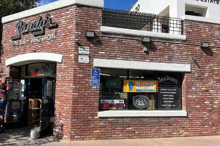 Ele Pensou que Ganhou US $ 200, ENTão Funcionário da Loja Mudou Sua Vida para Semper